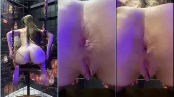 Leleofc desnuda a cuatro patas mostrando su tentador culo rosado