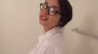 Carmen Calle: Vídeo Personalizado de ASMR Médico Striptease