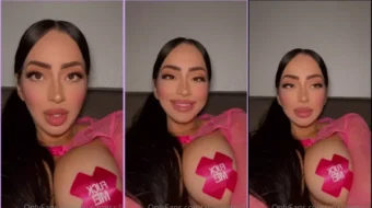 Anaia Matos Silicona Morena mostrando Naughty