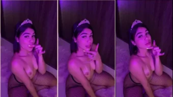 Andry Rodríguez lamiendo el corrido