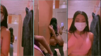 Sarita Salazarr pegando su dedo en el culo